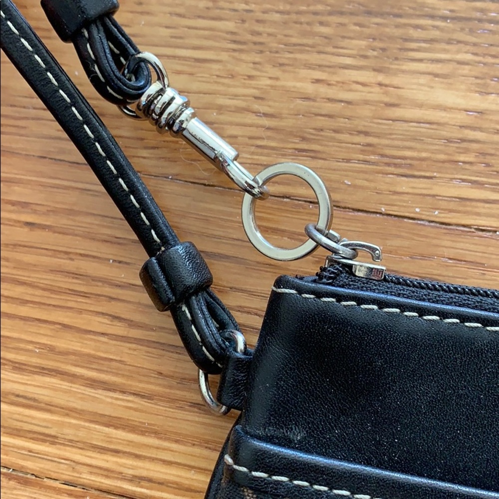 Fossil Wristlet - Picture 5 of 9